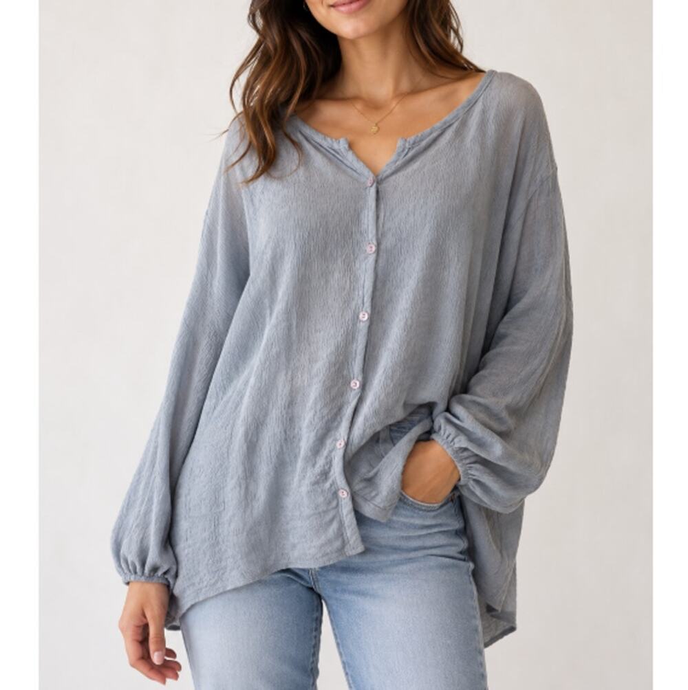 The Giving Charcoal Blue Gray Textured Crinkle Tunic Blouse Size Small Boutique